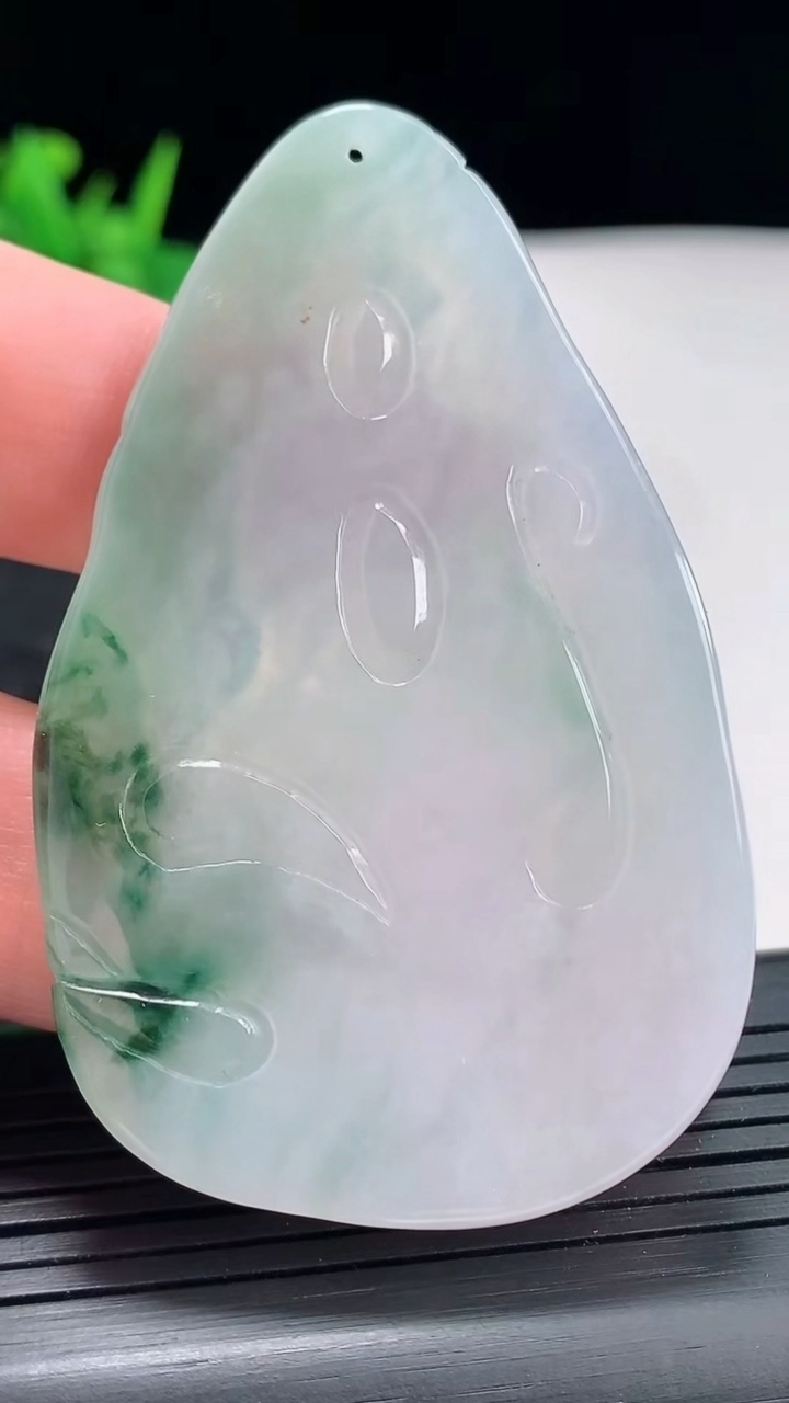 天然A货翡翠飘花普贤菩萨吊坠，尺寸65-40-5重量:28.83g
4月23日