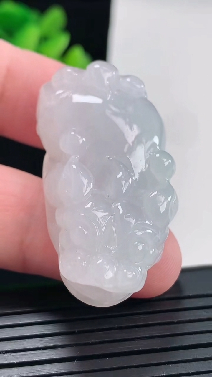 天然A货翡翠貔貅吊坠，尺寸41.3-22.5-12.2重:23.54
4月23日637