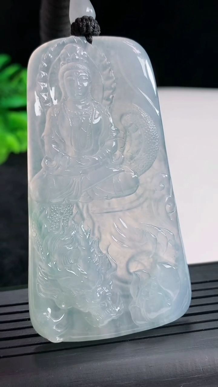 天然A货翡翠御龙观音吊坠，尺寸70.6-40-4.6重量:39.57g
4月23日