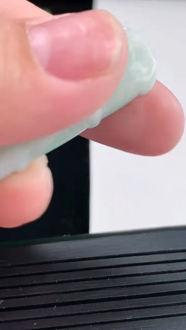 天然A货翡翠节节高升 竹节吊坠，尺寸44-20-5.5重:10.89g229
4月23日