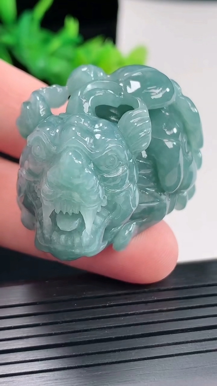 天然A货翡翠貔貅吊坠，尺寸40.2-28.3-28.5重:59.18g66
4月23日