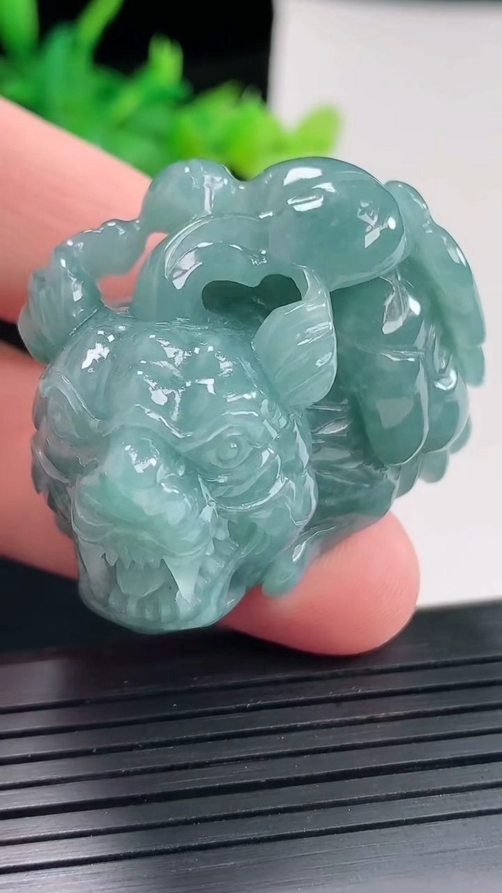 天然A货翡翠貔貅吊坠，尺寸40.2-28.3-28.5重:59.18g66
4月23日