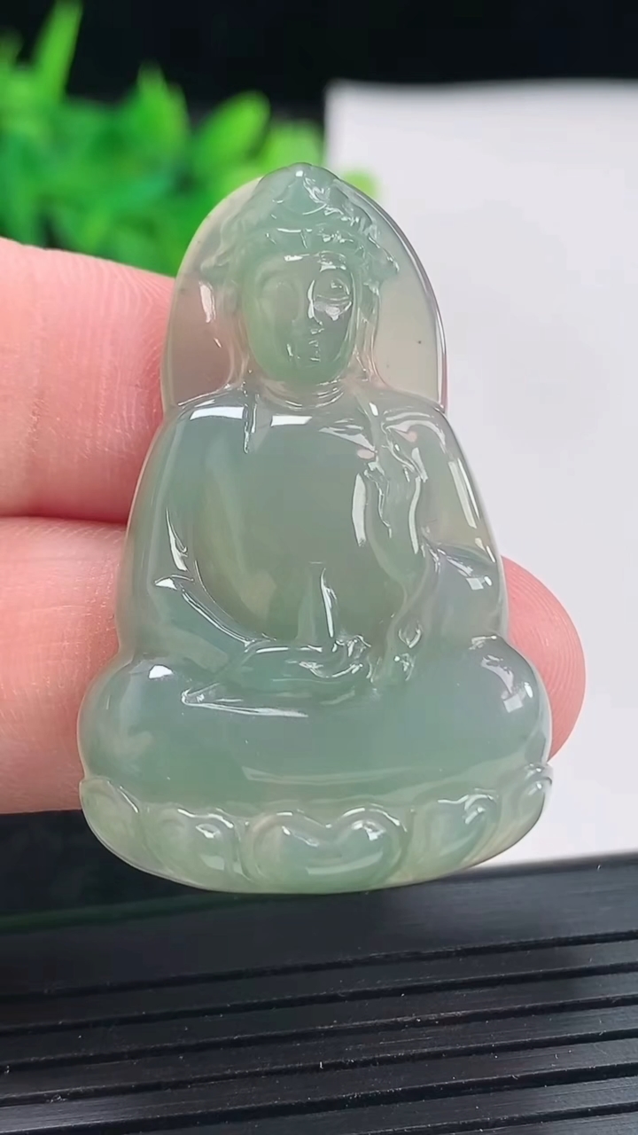 天然A货翡翠素衣观音吊坠，尺寸42-27-5.2重量:10.94g
4月23日