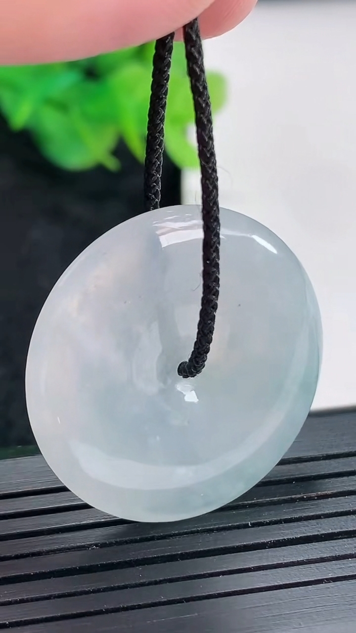 天然A货翡翠紫罗兰平安扣吊坠，尺寸31-5.2重量:11.43g
4月23日