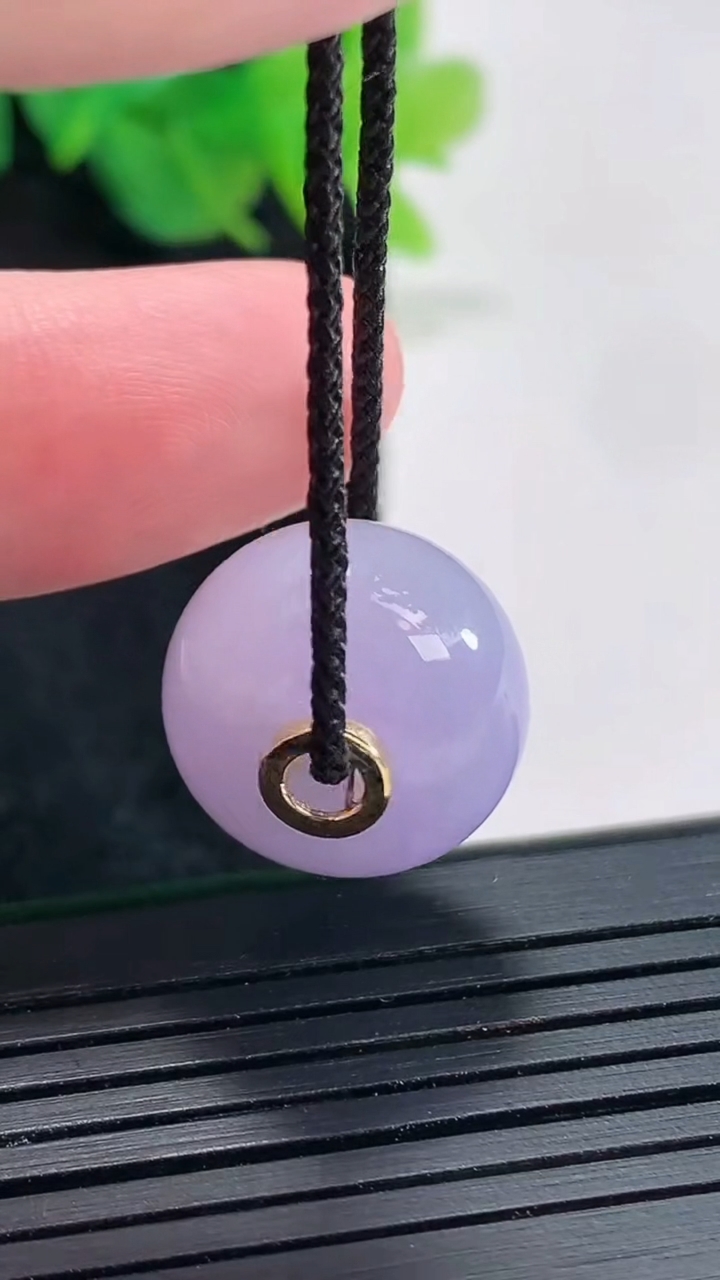 天然A货翡翠18k金紫罗兰路路通吊坠，尺寸17.5-12.5重量:7.53g
4月23日