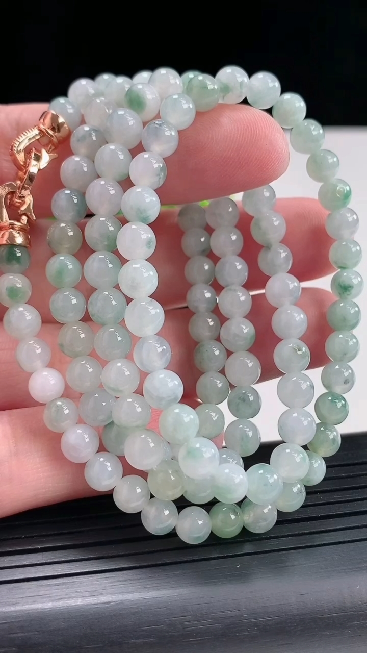 天然A货翡翠飘花圆珠项链，尺寸5.6-116颗重:36.06g974月23日
工厂直销收藏佳品,种好