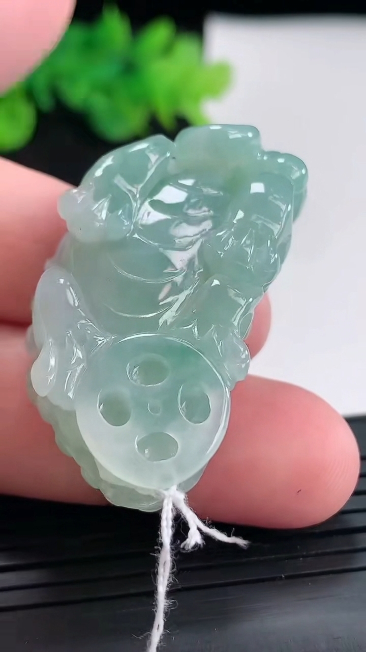 天然A货翡翠貔貅吊坠，尺寸42-20.6-14重量:27.02g
4月23日