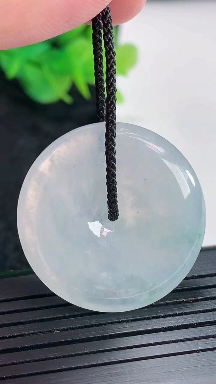 天然A货翡翠紫罗兰平安扣吊坠，尺寸31-5.2重量:11.43g
4月23日