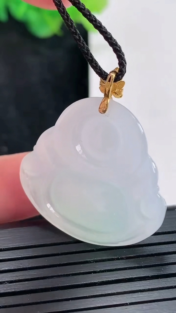 天然A货翡翠佛公吊坠，尺寸28-31-8重量:10.31g
4月23日