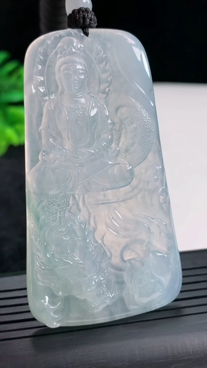 天然A货翡翠御龙观音吊坠，尺寸70.6-40-4.6重量:39.57g
4月23日