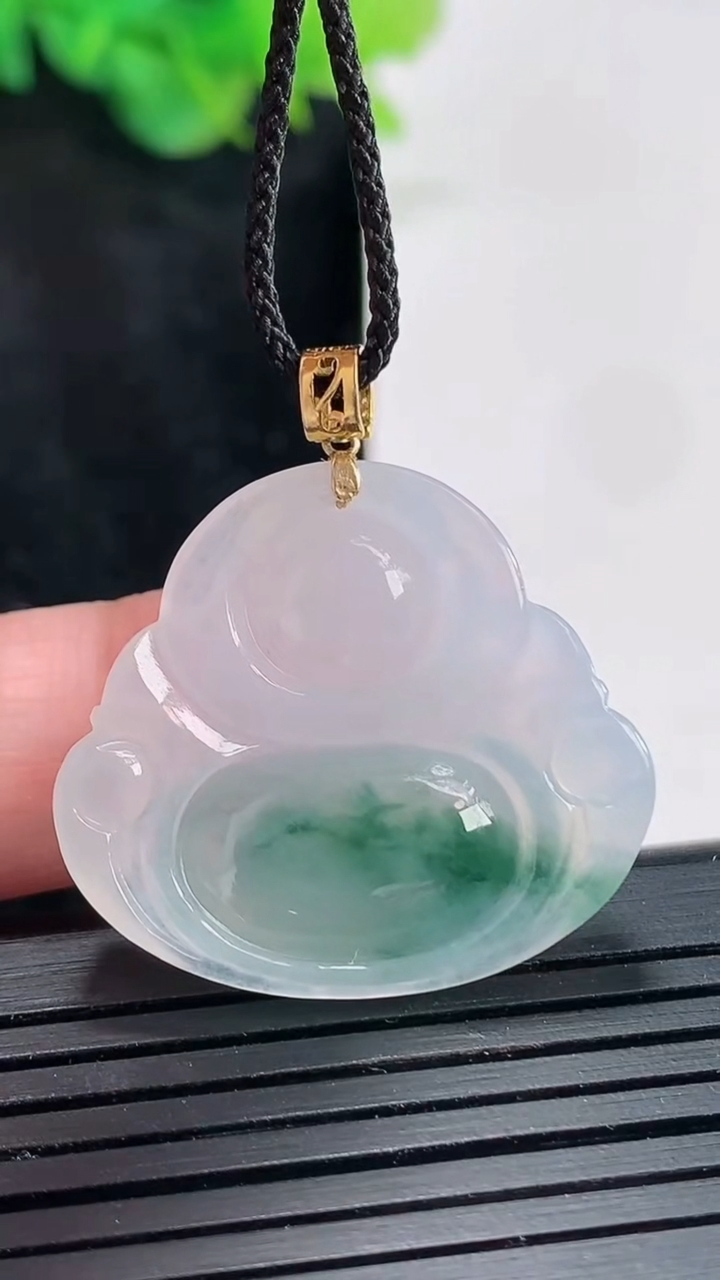 天然A货翡翠种飘花佛公吊坠，尺寸26-29.5-5.5重量:6.27g
4月23日