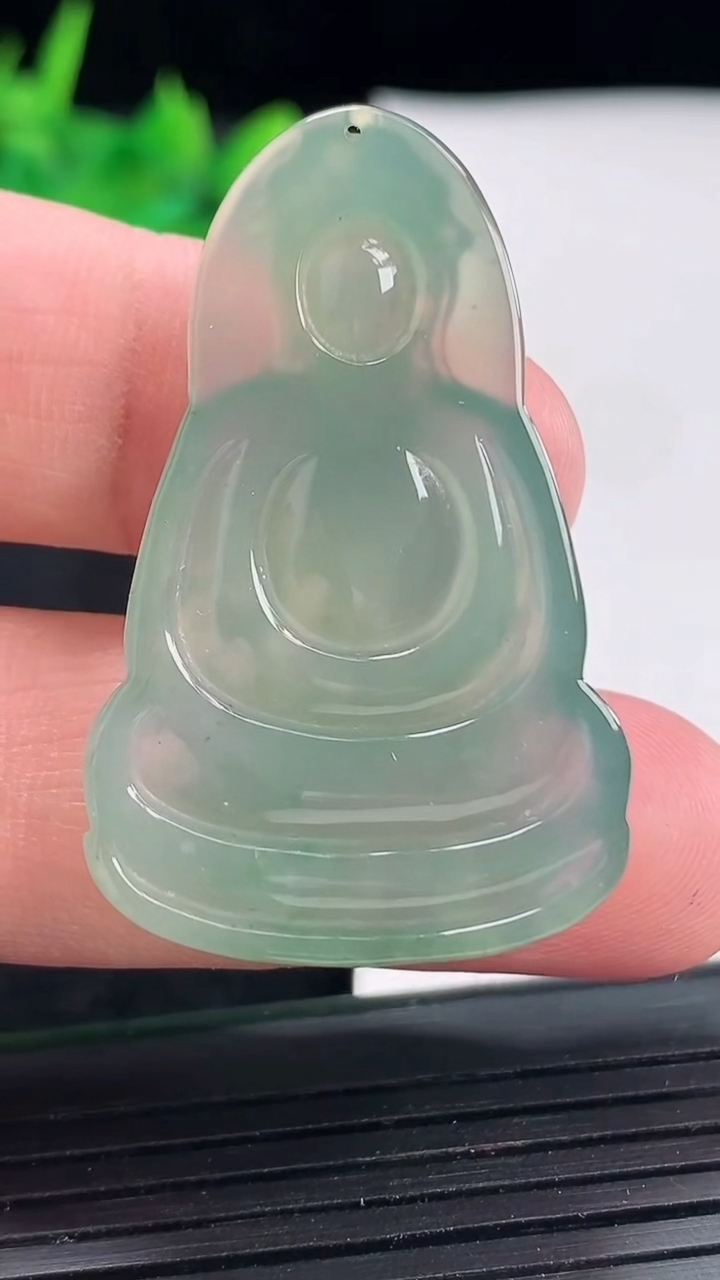 天然A货翡翠素衣观音吊坠，尺寸42-27-5.2重量:10.94g
4月23日