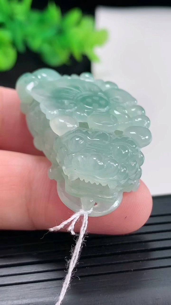 天然A货翡翠貔貅吊坠，尺寸42-20.6-14重量:27.02g
4月23日