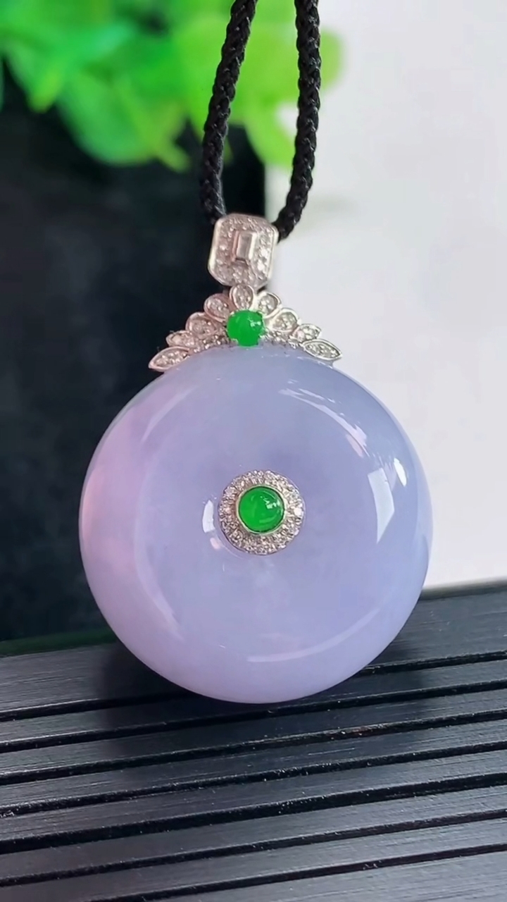 天然A货翡翠18k金紫罗兰平安扣吊坠，尺寸23-12重量:15.47g
4月23日