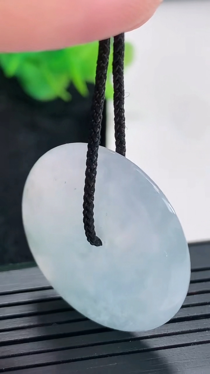 天然A货翡翠紫罗兰平安扣吊坠，尺寸31-5.2重量:11.43g
4月23日