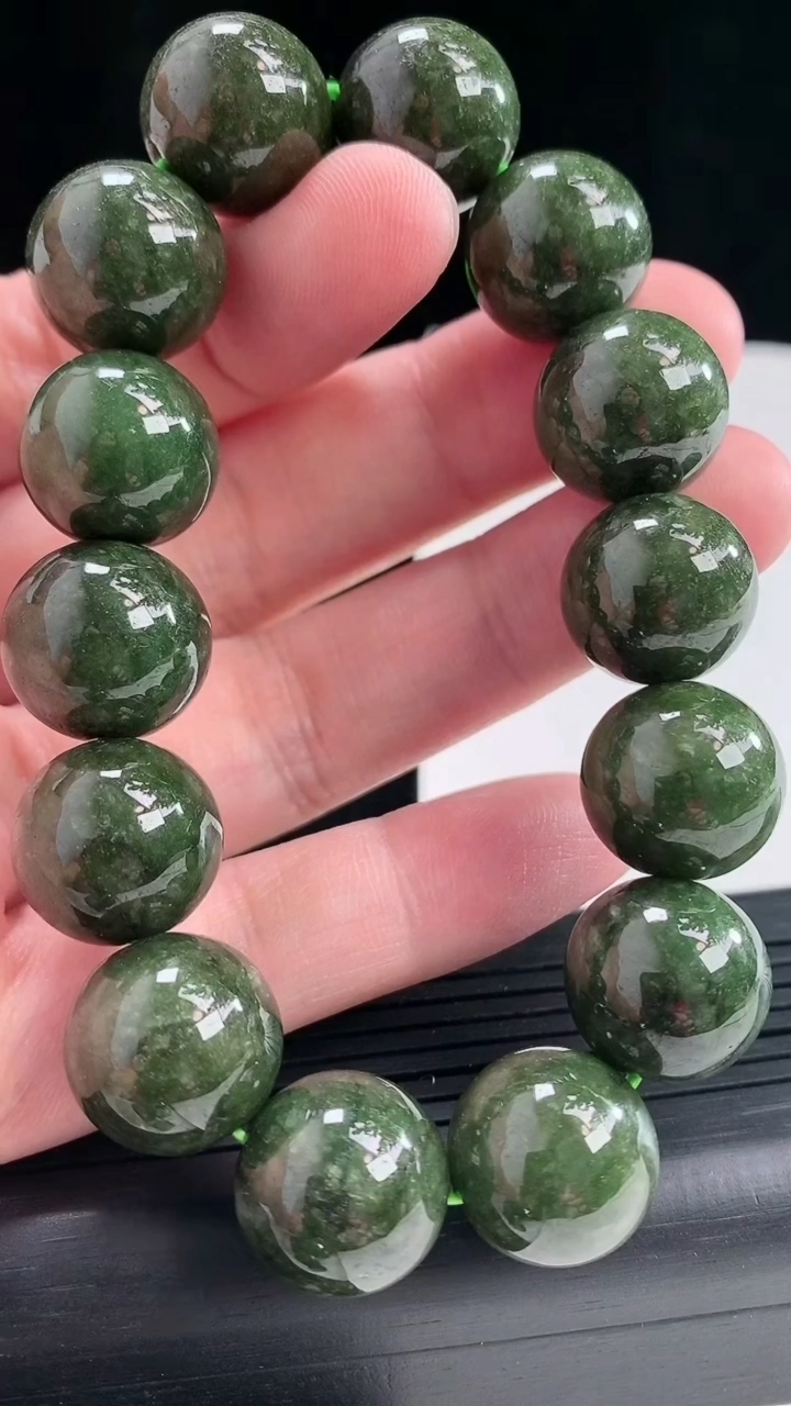 天然A货翡翠墨翠圆珠手串，尺寸16-14颗重:86.64g974月23日
工厂直销收藏佳品,种好水足