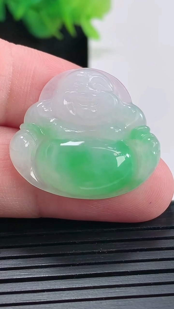 天然A货翡翠佛公吊坠，尺寸25-28-5.5重量:6.12g
4月23日