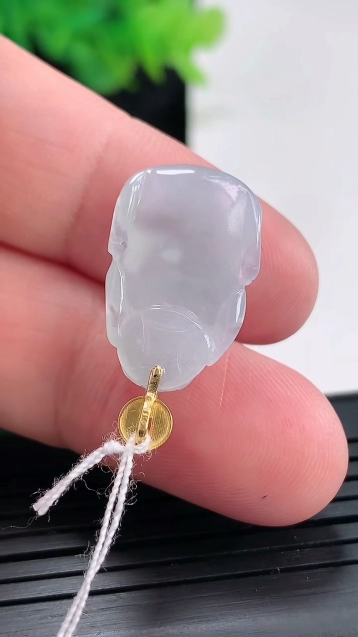 天然A货翡翠18k金紫罗兰貔貅吊坠，尺寸20.5-13.5-6重量:3.68g
4月23日