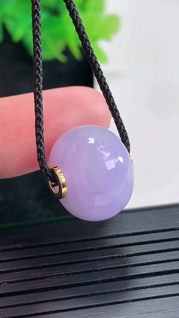 天然A货翡翠18k金紫罗兰路路通吊坠，尺寸17.5-12.5重量:7.53g
4月23日