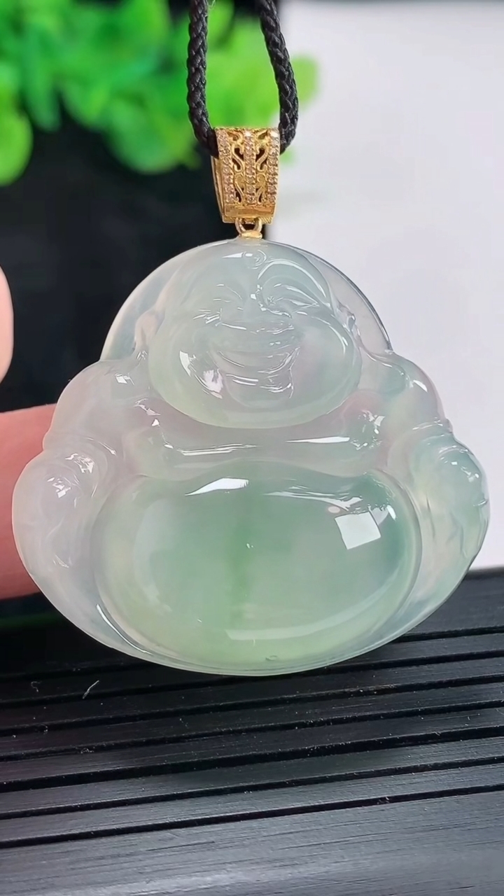 天然A货翡翠佛公吊坠，尺寸33.6-36-6.2重量:11.95g
4月23日