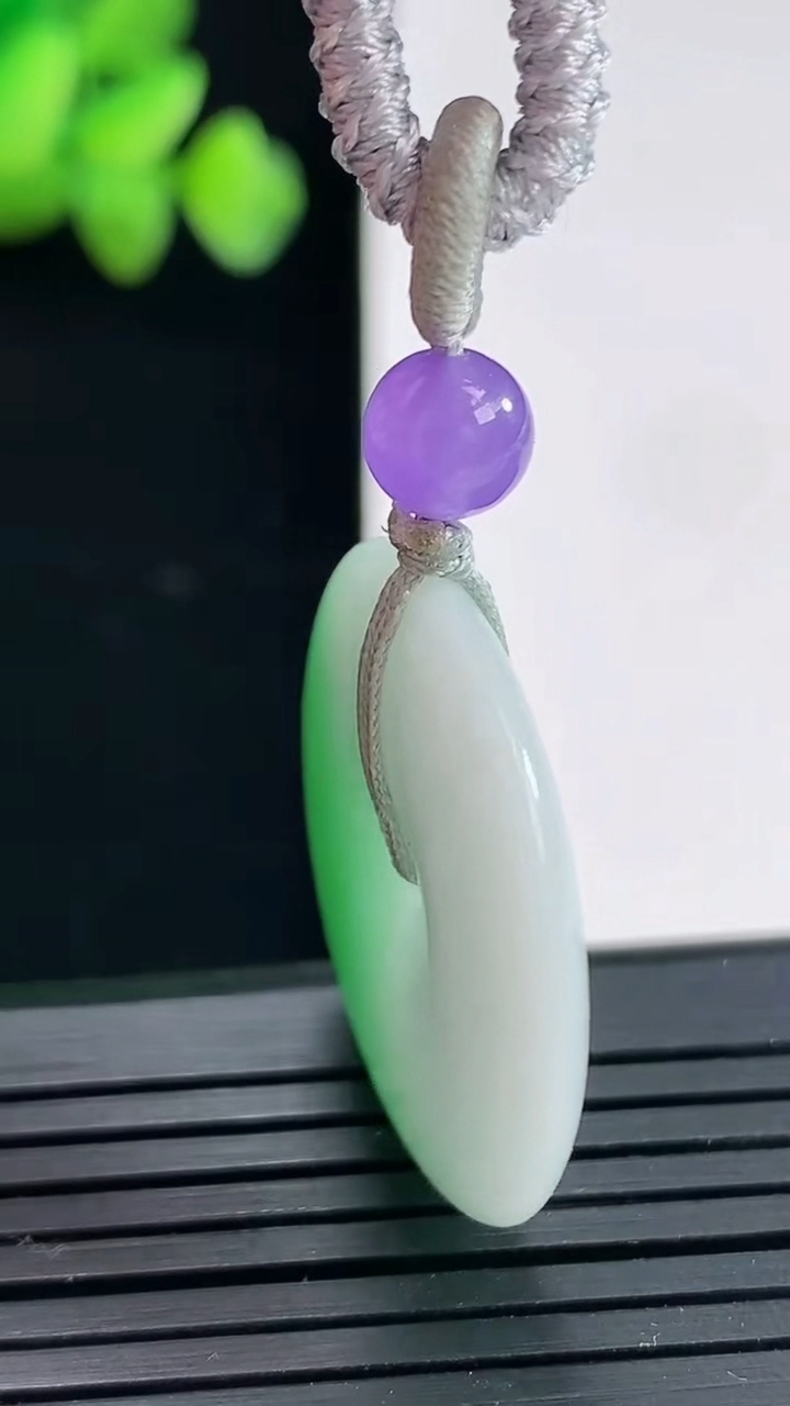 天然A货翡翠平安扣吊坠，尺寸22-58重:7.83g474
4月24日