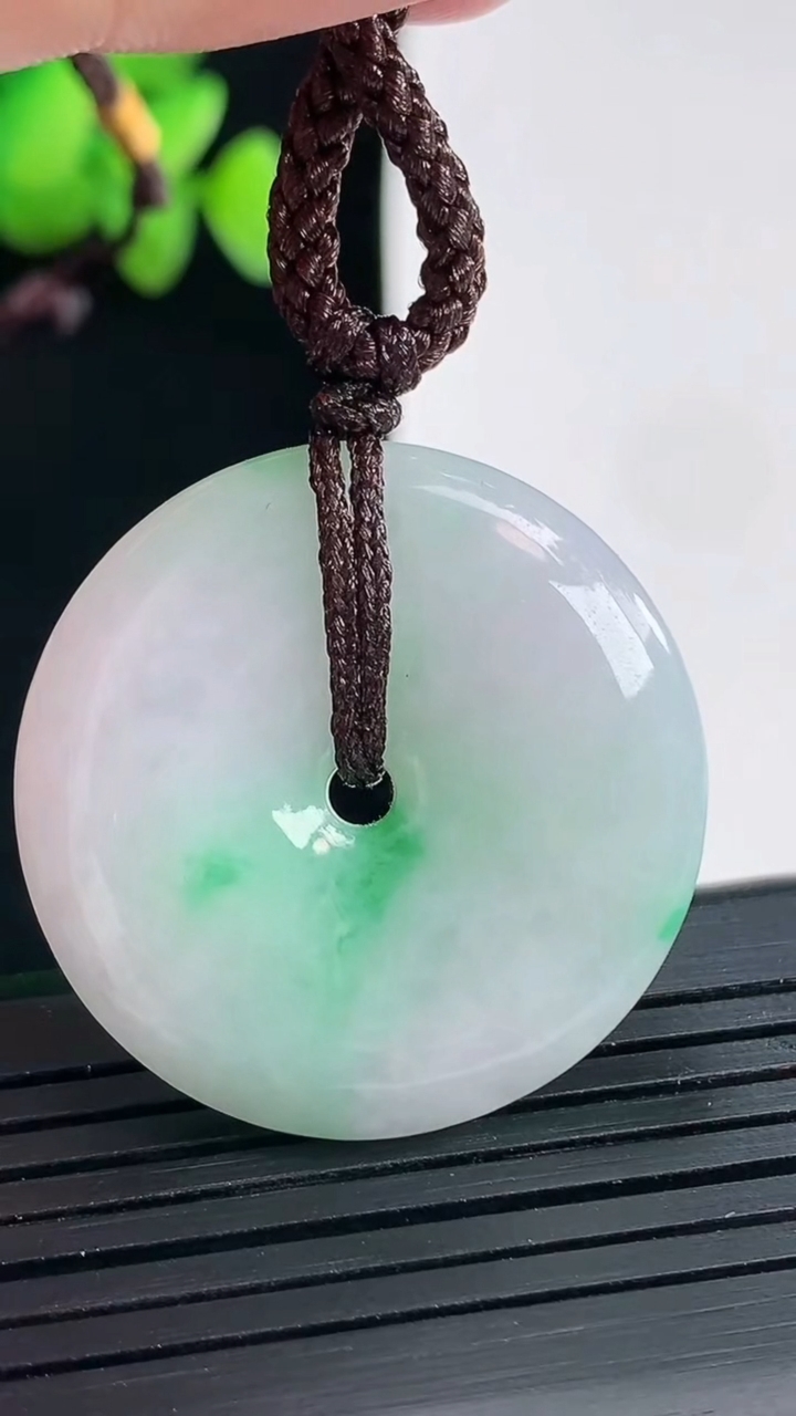 天然A货翡翠平安扣吊坠，尺寸31.2-5.8重:11.41g298
4月24日