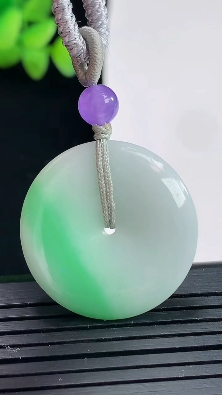 天然A货翡翠平安扣吊坠，尺寸22-58重:7.83g474
4月24日