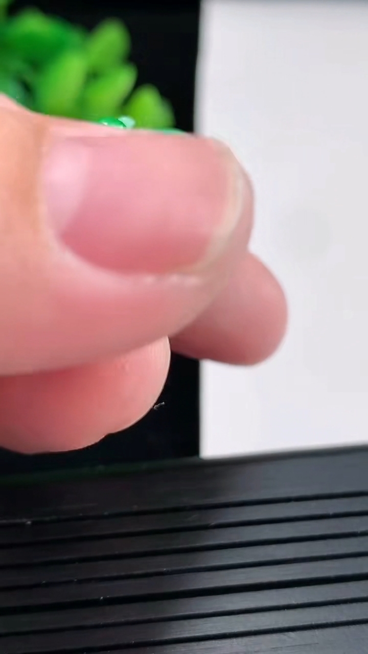 天然A货翡翠白菜吊坠，尺寸44.8-28.5-13.7重:28.08
4月24日171