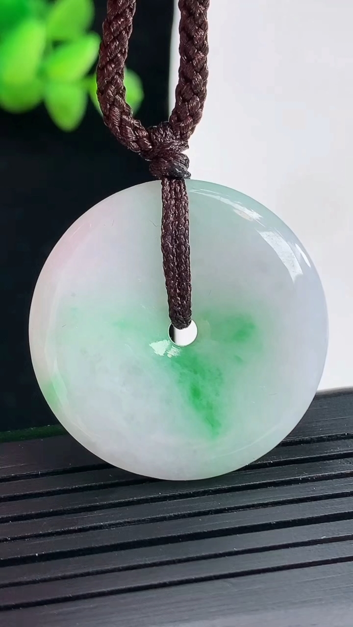 天然A货翡翠平安扣吊坠，尺寸31.2-5.8重:11.41g298
4月24日