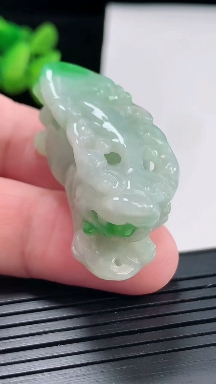 天然A货翡翠貔貅吊坠，尺寸39-18-18重:25.94g635
4月24日