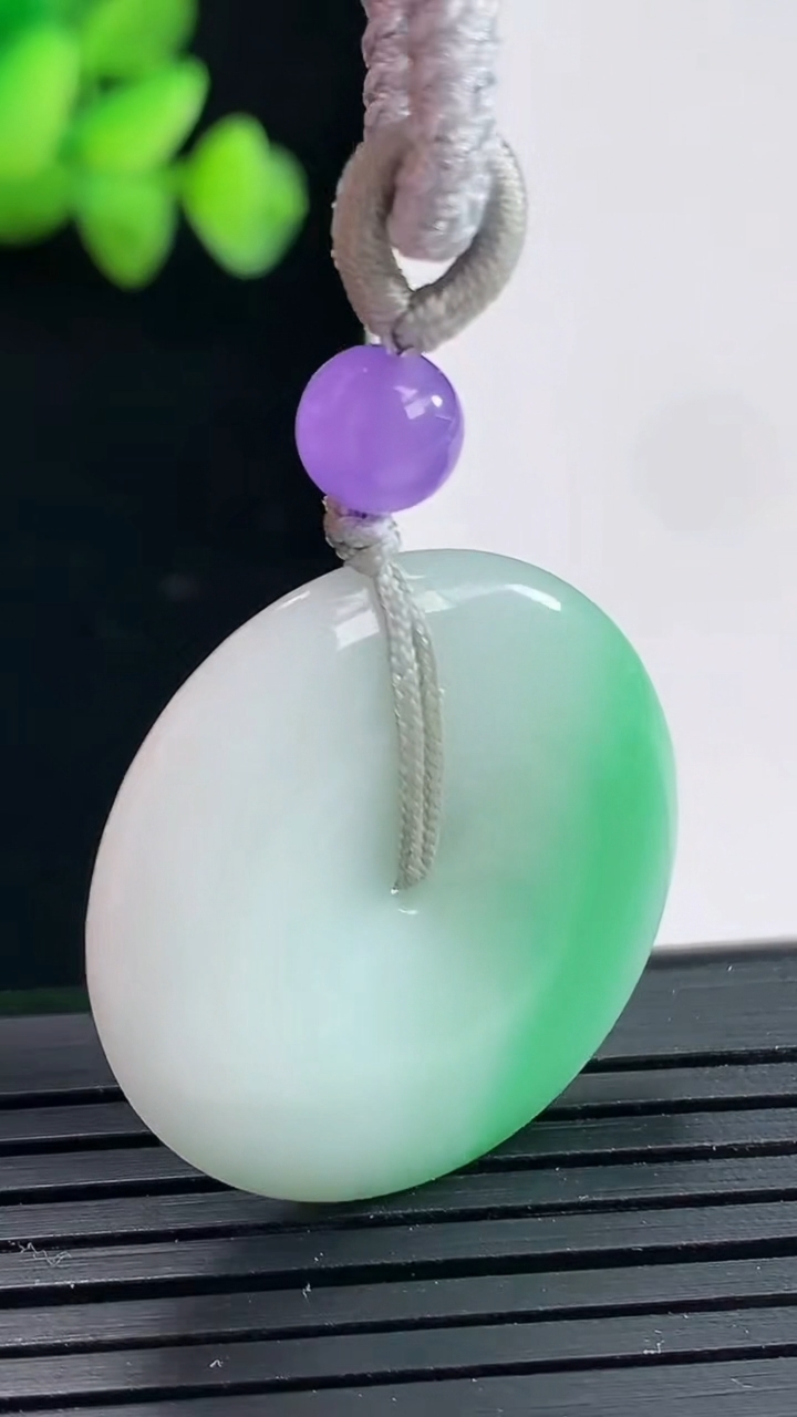 天然A货翡翠平安扣吊坠，尺寸22-58重:7.83g474
4月24日