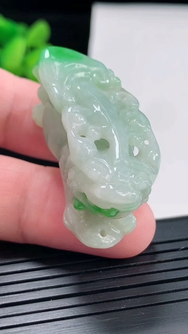 天然A货翡翠貔貅吊坠，尺寸39-18-18重:25.94g635
4月24日