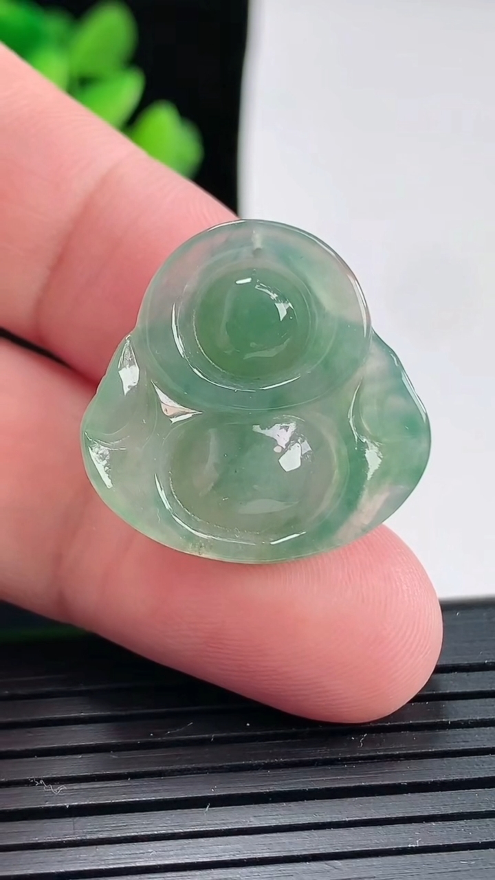 天然A货翡翠佛公吊坠，尺寸23.8-24.5-5.9重:4.48g99
4月24日