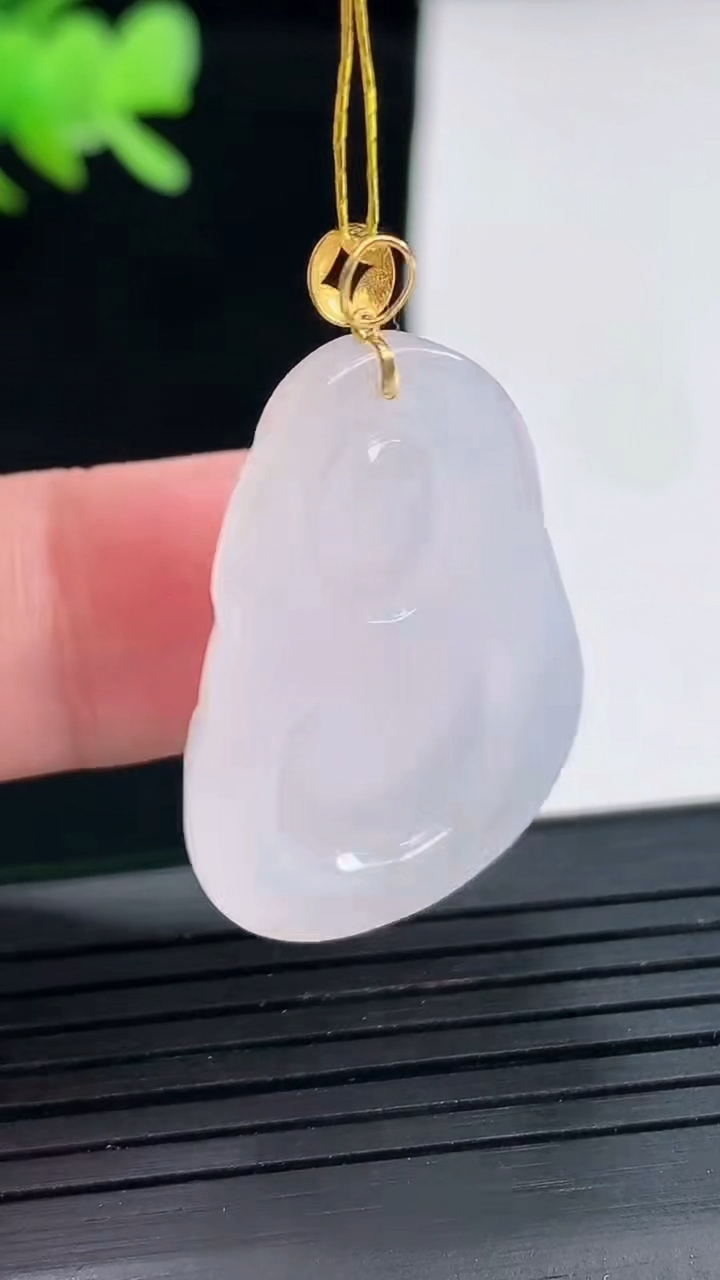 天然A货翡翠种白冰财神爷吊坠，尺寸29-23-5.8重量:7.30g
4月25日