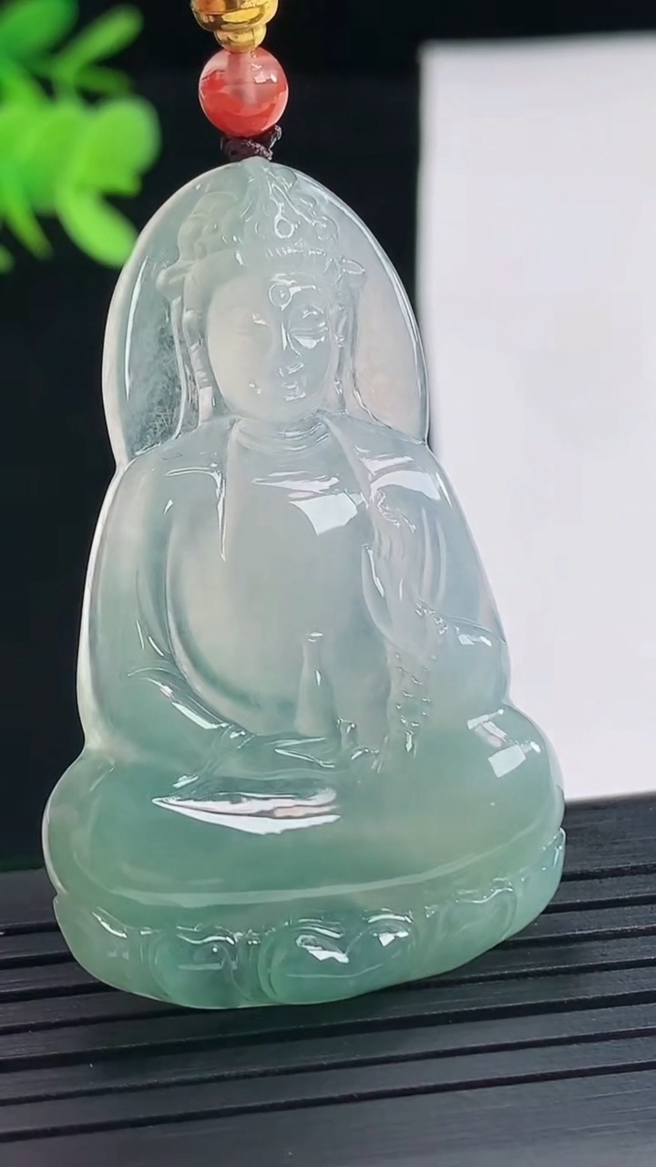 天然A货翡翠素衣观音吊坠，尺寸49-31-5重量:13.49g
4月25日