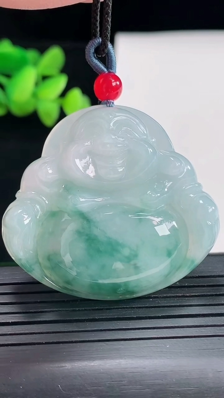 天然A货翡翠飘花佛公吊坠，尺寸37.6-43-8重量:22.02g
4月25日