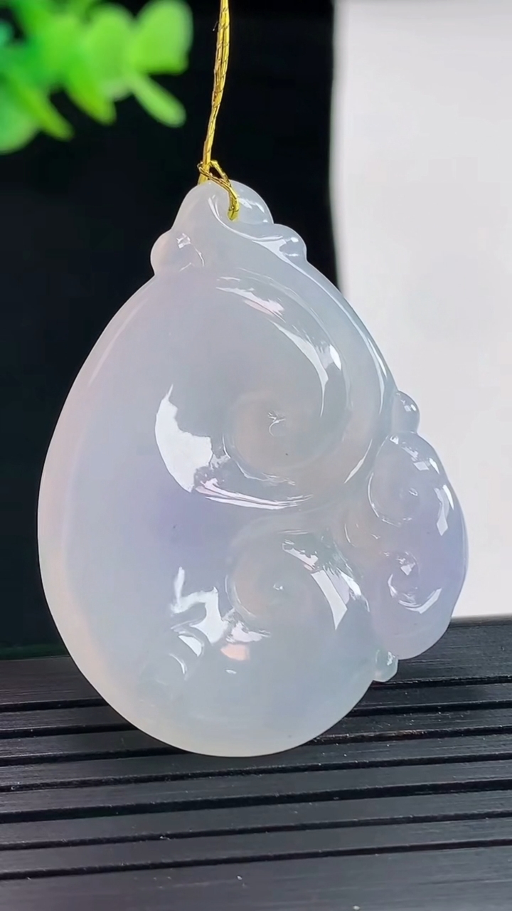 天然A货翡翠紫罗兰如意吊坠，尺寸41-32-5重量:13.18g
4月25日