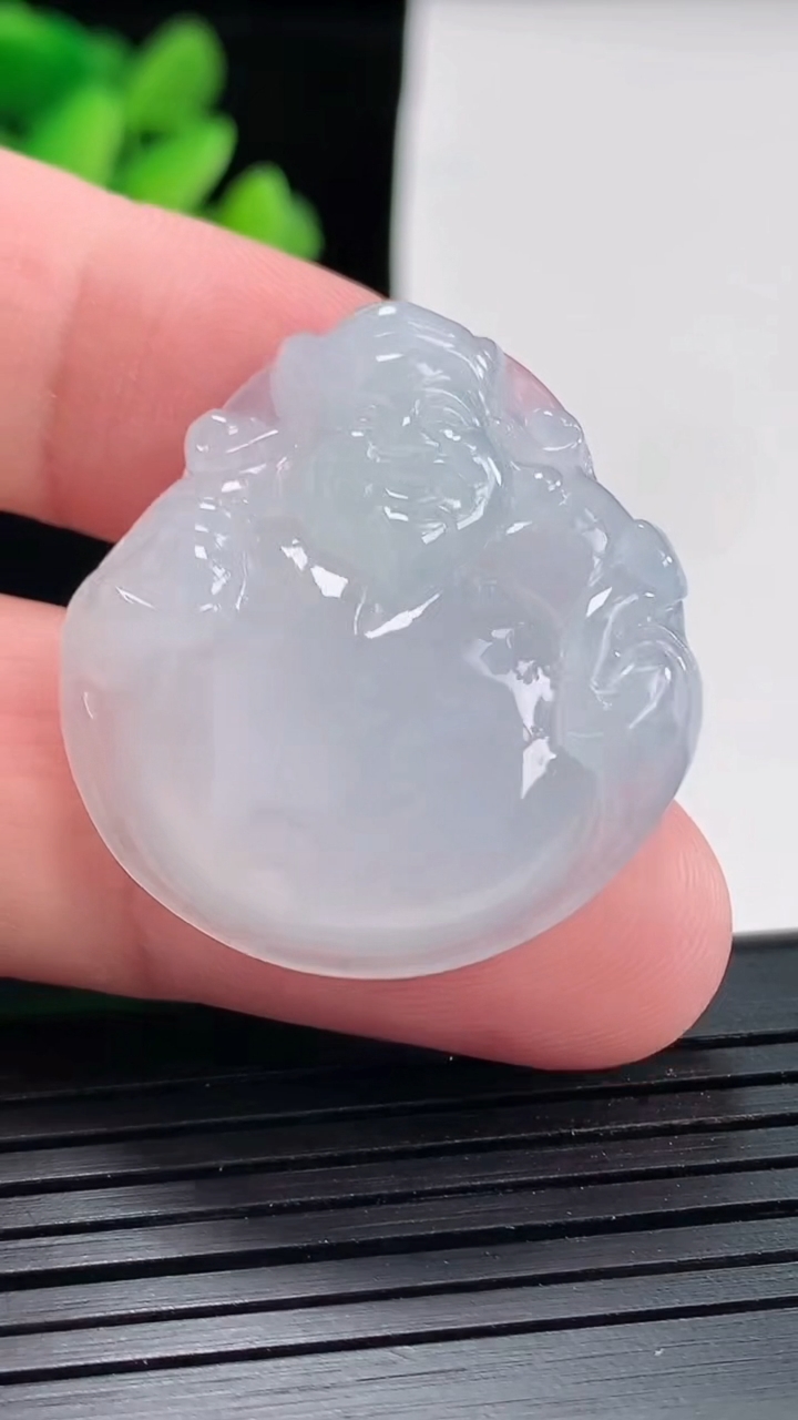 天然A货翡翠财神爷吊坠，尺寸32.5-30-6重量:10.85g
4月25日