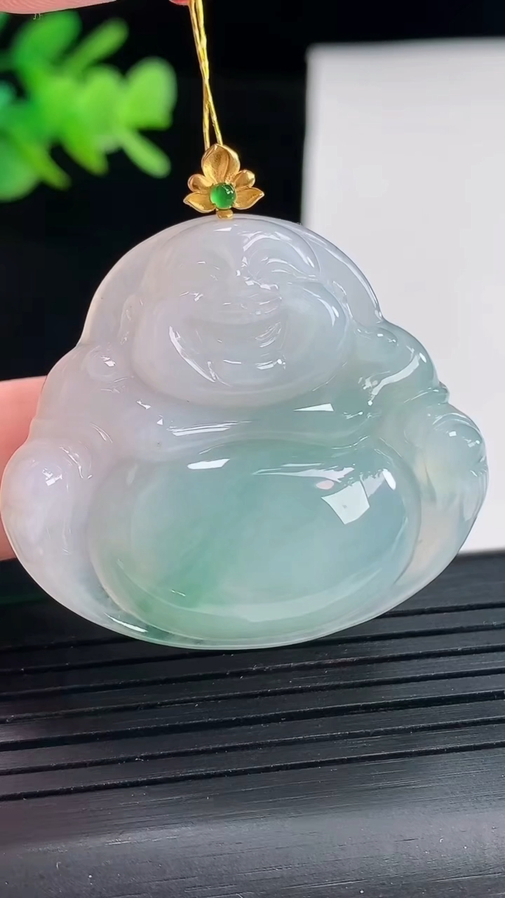 天然A货翡翠18k金飘花佛公吊坠，尺寸34-39-7重量:14.00g
4月25日