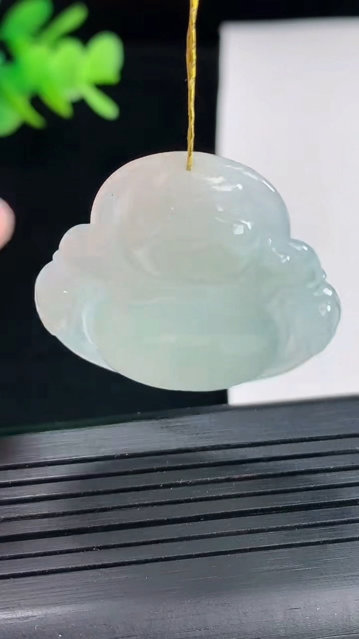 天然A货翡翠佛公吊坠，尺寸31.5-34.5-5.5重量:9.38g
4月25日