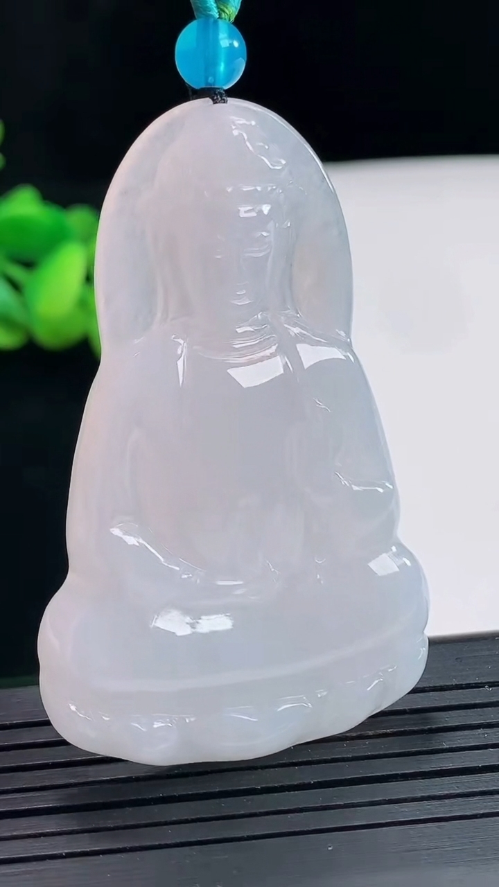 天然A货翡翠紫罗兰素衣观音吊坠，尺寸57-36-5重量:21.33g
4月25日