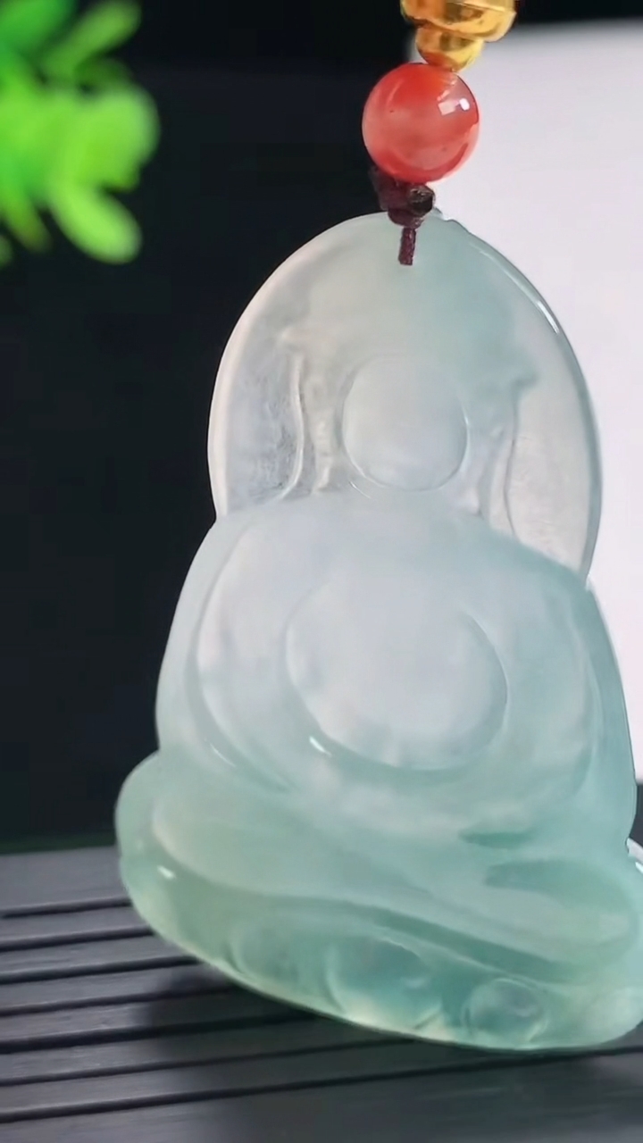 天然A货翡翠素衣观音吊坠，尺寸49-31-5重量:13.49g
4月25日