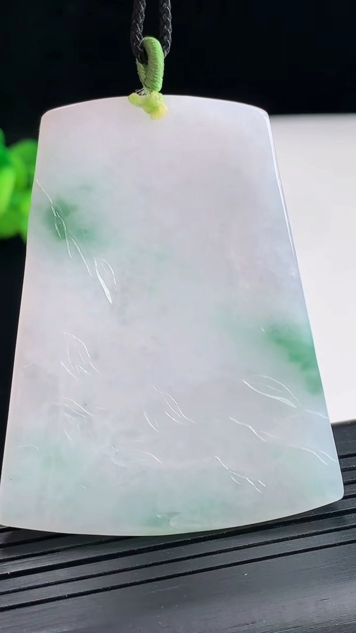 天然A货翡翠文殊菩萨吊坠，尺寸58-45.5-5重量:28.50g
4月25日