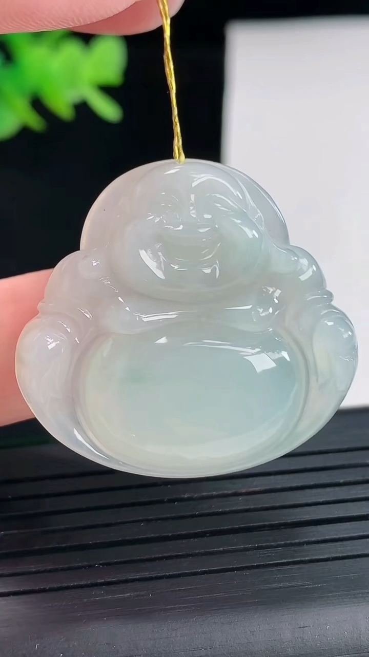 天然A货翡翠佛公吊坠，尺寸31.5-34.5-5.5重量:9.38g
4月25日