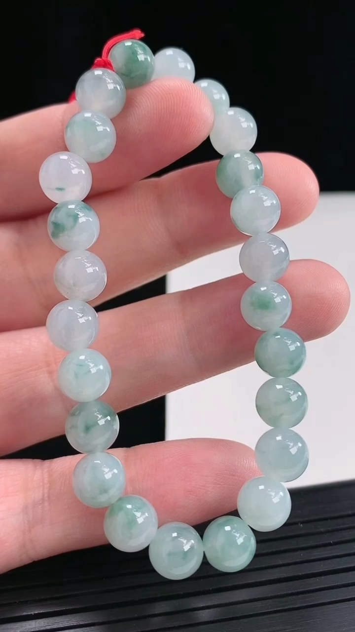 天然A货翡翠飘花圆珠手串，尺寸8-24颗重量:21.23g4月25日
工厂直销收藏佳品,种好水足，色