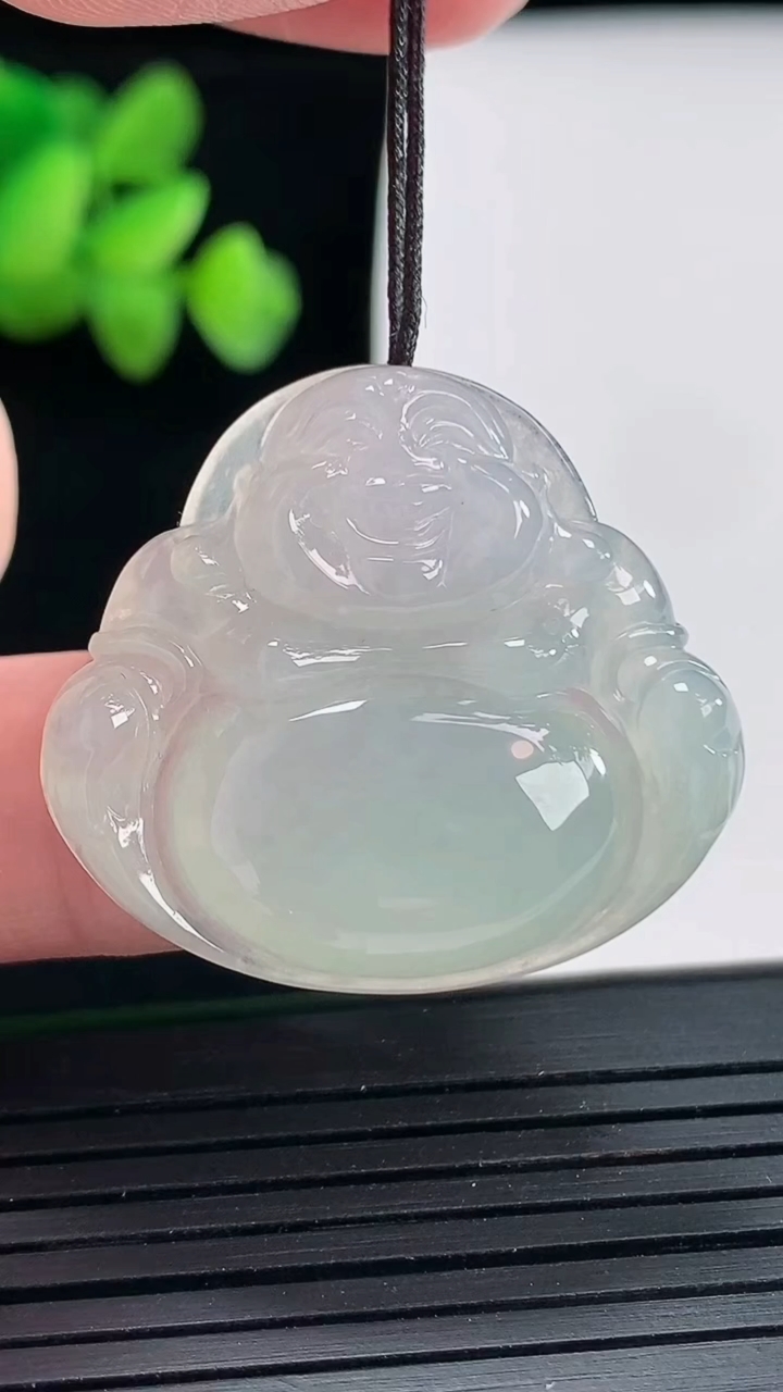 天然A货翡翠佛公吊坠，尺寸29-32-5.5重量:8.12g
4月25日