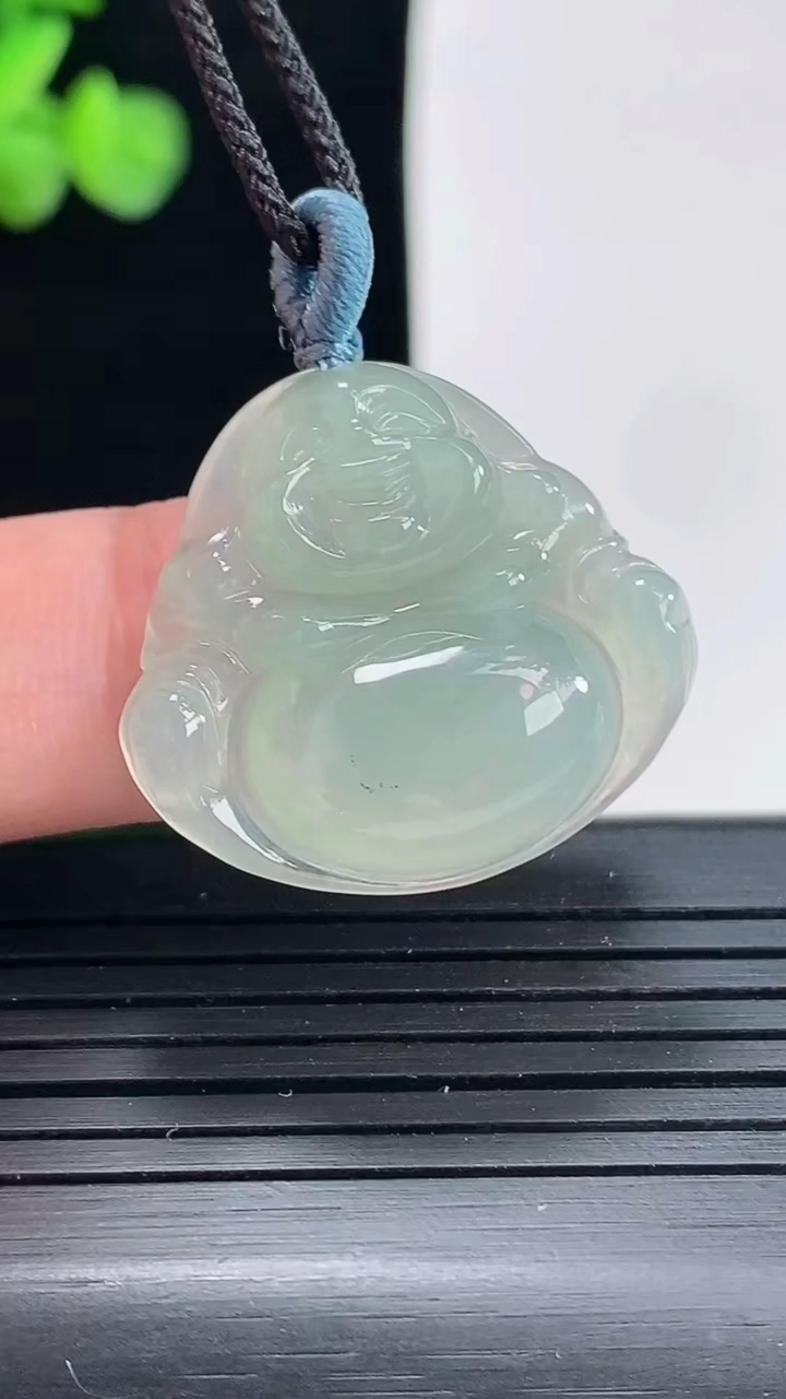 天然A货翡翠佛公吊坠，尺寸25-26-5.5重量:5.14g
4月25日