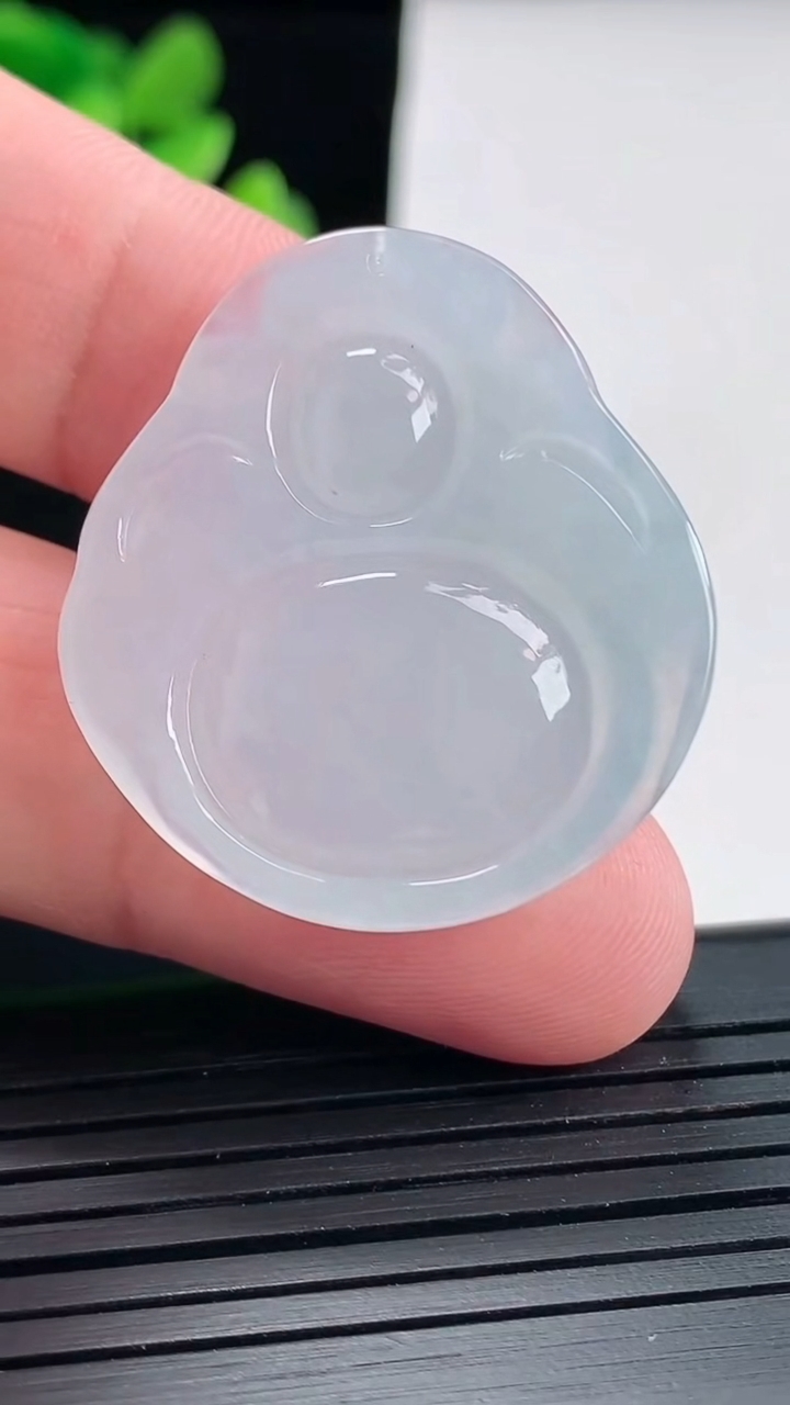 天然A货翡翠财神爷吊坠，尺寸32.5-30-6重量:10.85g
4月25日