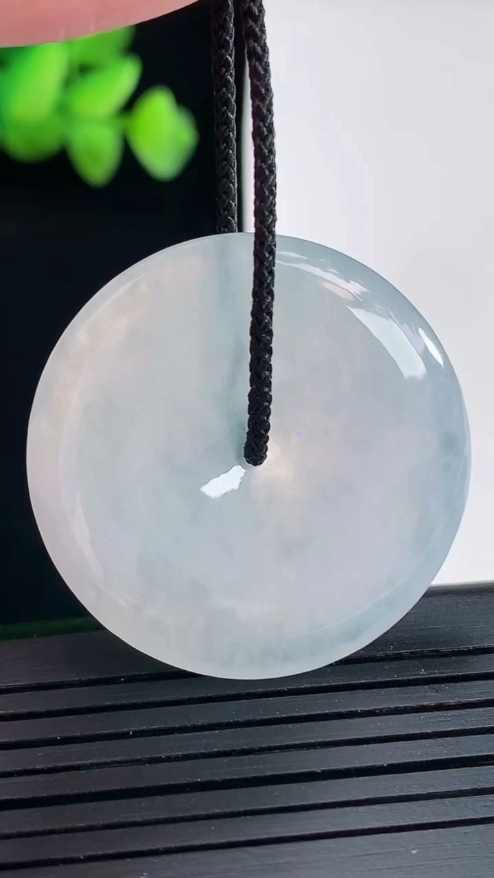 天然A货翡翠冰种紫罗兰平安扣吊坠，尺寸34-6重量:14.09g
4月25日