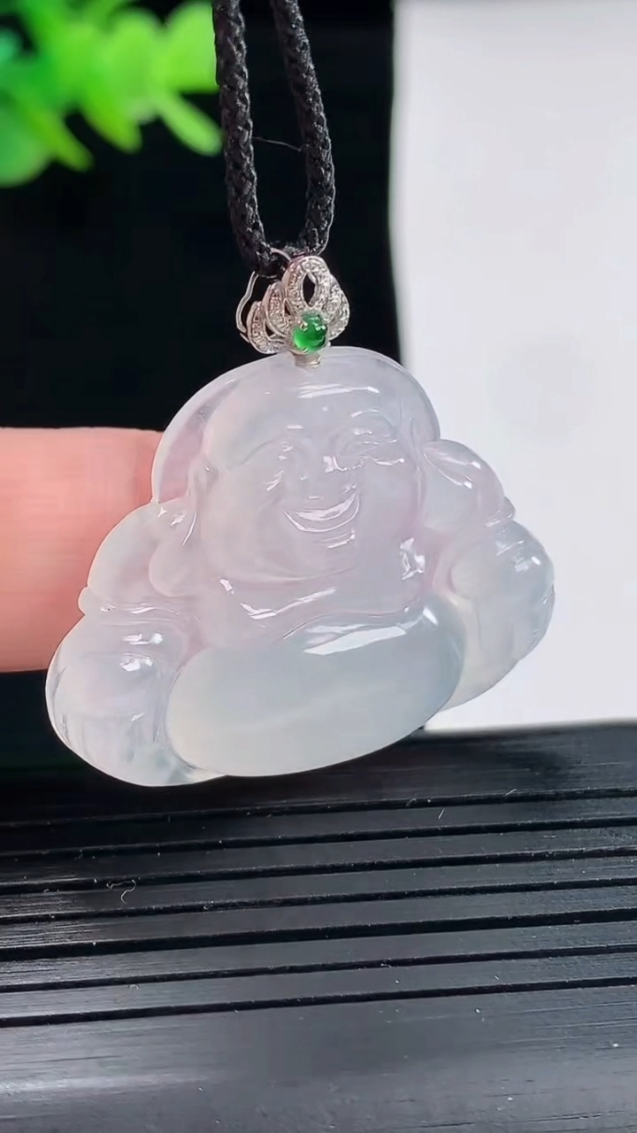 天然A货翡翠种白冰佛公吊坠，尺寸28-34.5-5.2重量:8.91g
4月25日